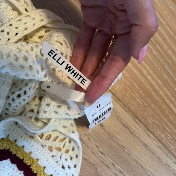 MOVING SALE! LF NWT TOP - Picture 3 of 8